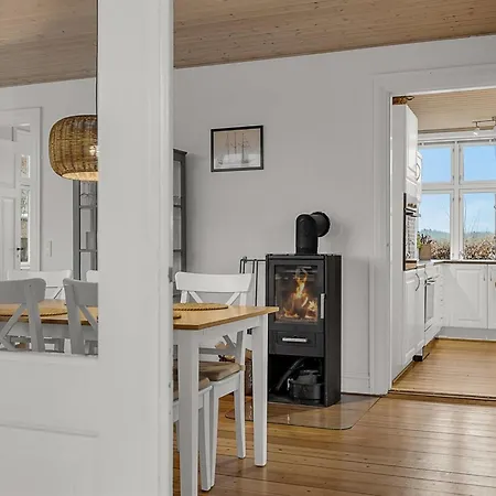 Hanni - 600m From The Sea By Interhome Nyaraló